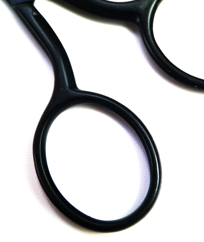 HALO SCISSORS FINGERHOLE CLOSE UP
